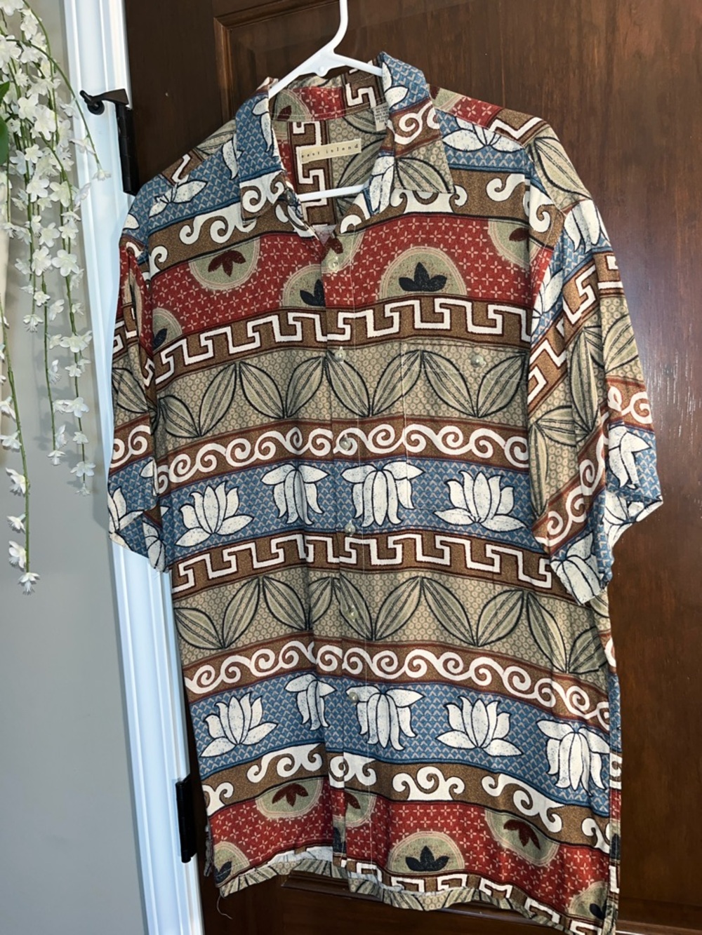 Men's Casual Short-Sleeve Button-Down Shirt - Blue, Brown & Red Pattern
